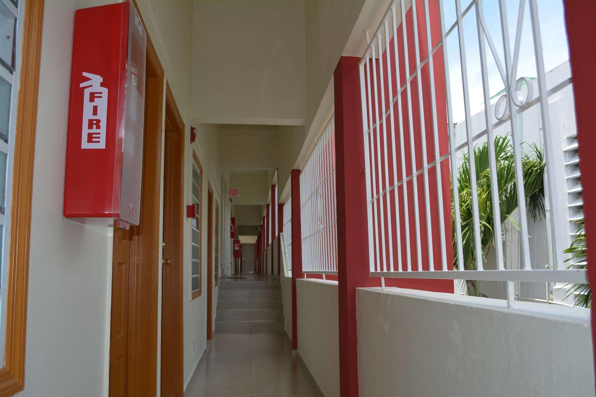 Alicia'S Inn Philipsburg (Sint Maarten) Exterior foto